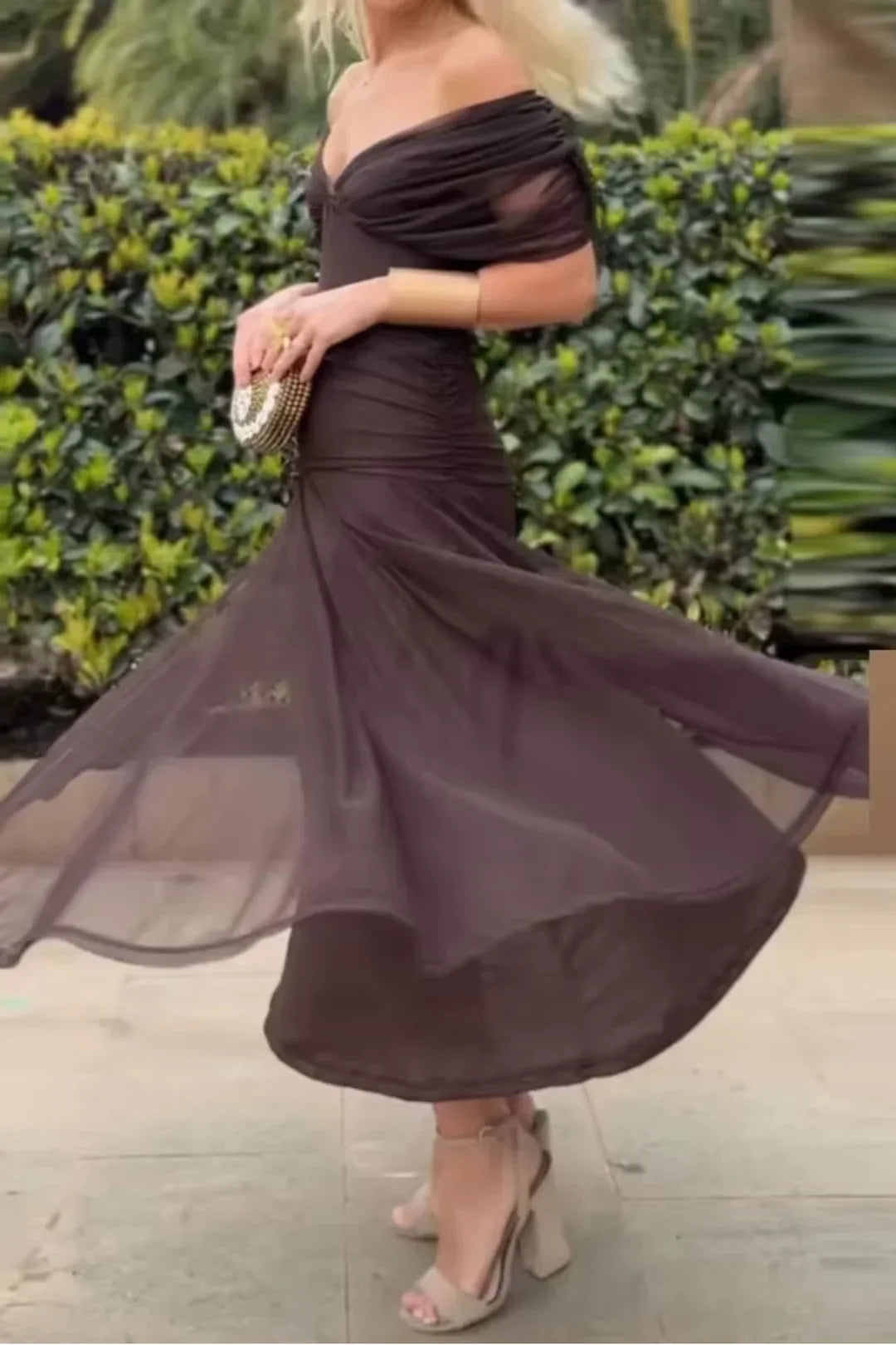 Victoria Elegant V-Neck Party Maxi Dress